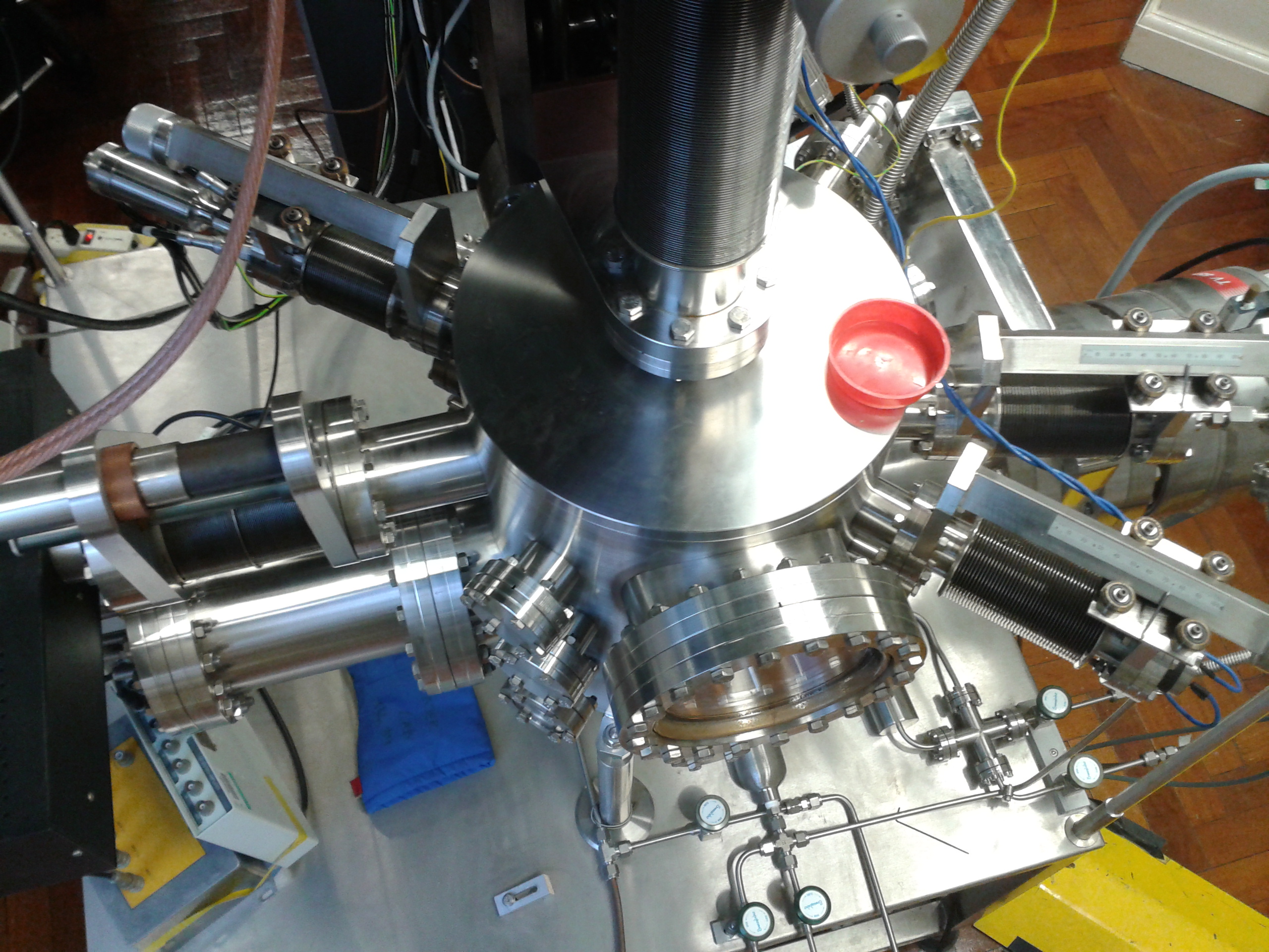 Ultra high vacuum chamber 2012-07-18